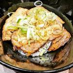 小さな幸せ求めて平日限定丼セット(ど・みそ KITTE丸の内店)