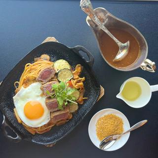 鉄板カレースパゲティ　国産牛フィレカツとフライドエッグ(帝国ホテル 大阪)