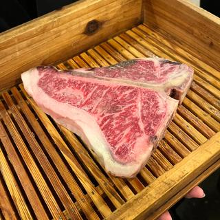 Tボーンステーキ