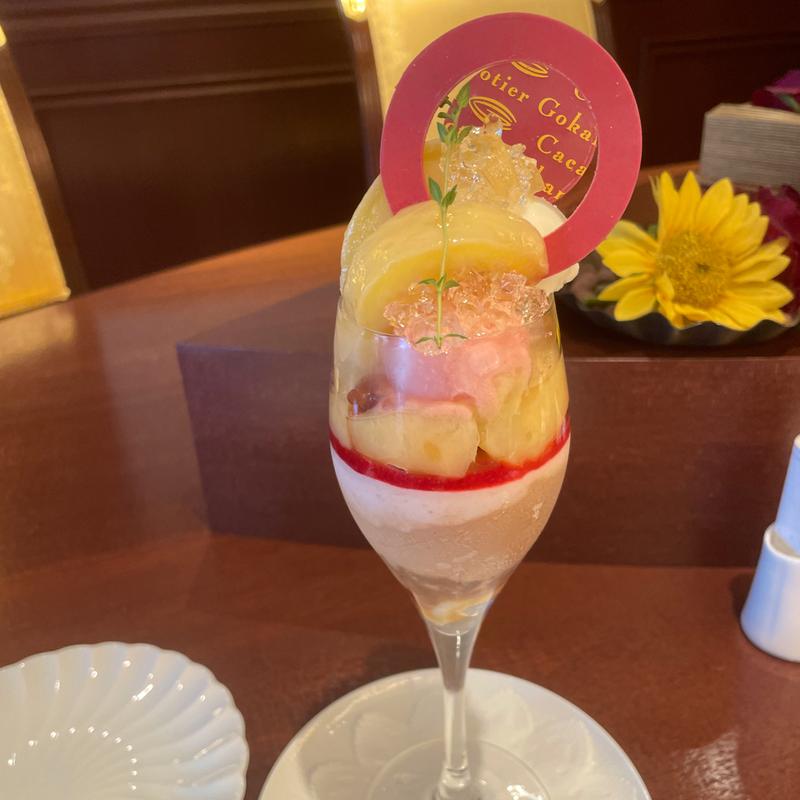 桃のプティパフェ(カカオティエ ゴカン 高麗橋本店)