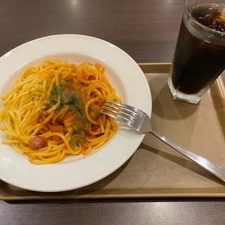 喫茶店の太麺ナポリタン　セット(ホリーズカフェ 堺筋本町店)