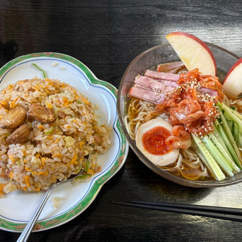 台湾冷麺とニンニク炒飯(中国菜館 藤光)