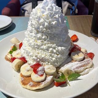 ストロベリー&バナナホイップパンケーキ(コナズ珈琲八千代緑が丘)