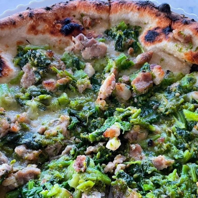 サルシッチャとフリアリエッリ(ピッツェリア・エ・バール・ラ・ボラッチャ)