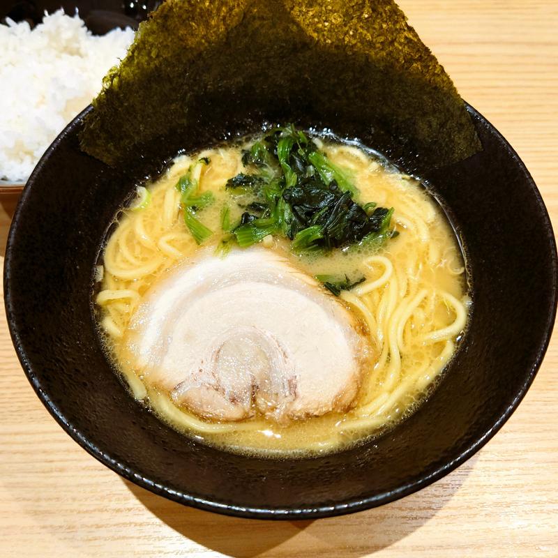 ラーメン(横浜家系ラーメン 独覚家)