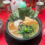 ラーメン海苔増し(IEKEI TOKYO 王道家直系)