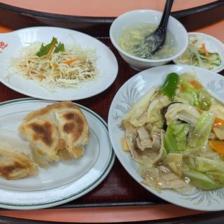 中華丼餃子3個サラダ(歓迎（ホアンヨン） 本店)