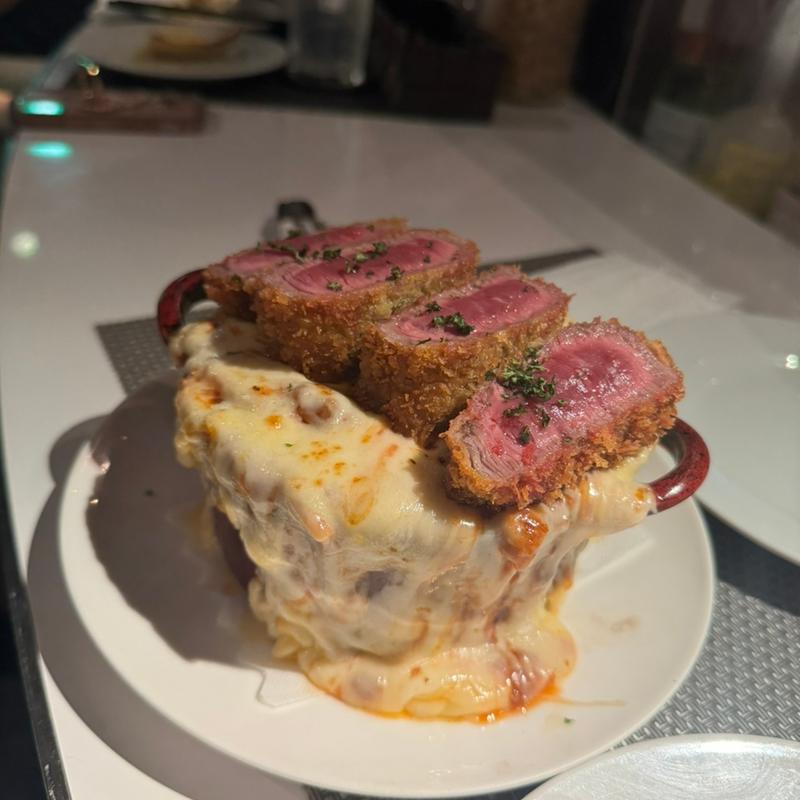 極上牛レアカツボルケーノパスタ(Ark Lounge 新宿西口店)
