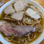 醤油拉麺（大）チャーシュー辛口トッピング(麺饗 松韻 )