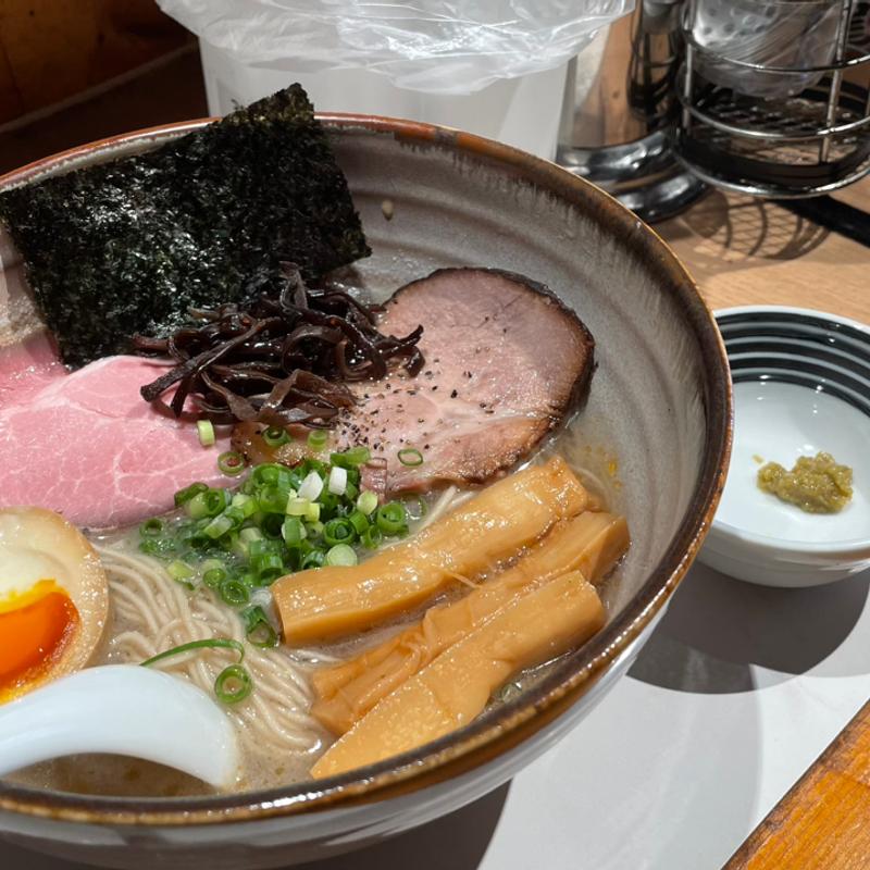 冷やしラーメン(博多・長浜らーめん よかと)