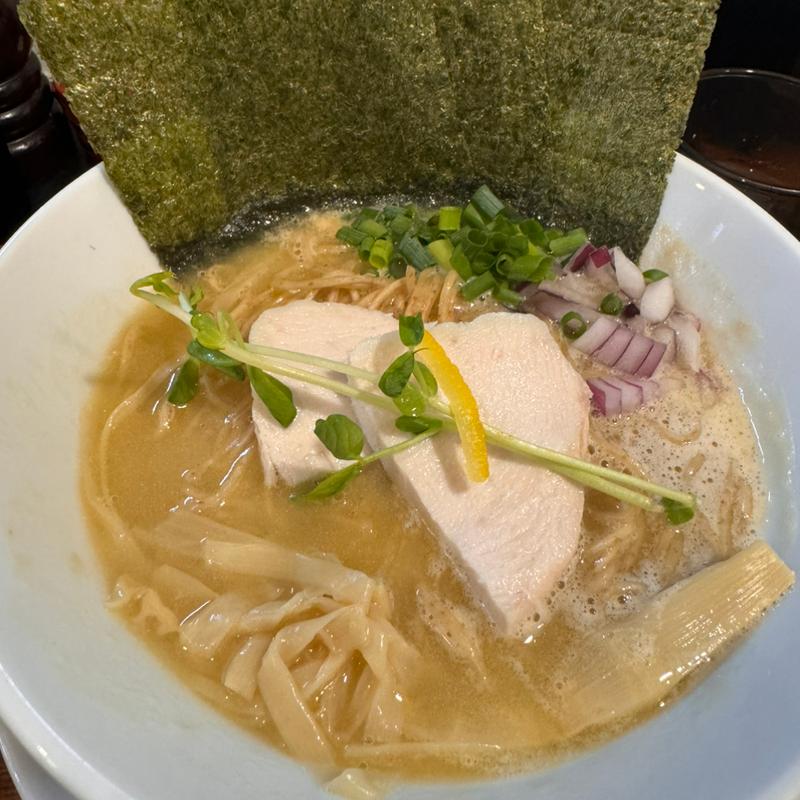 しろらぁ麺　並(横須賀 らー麺 しろ)