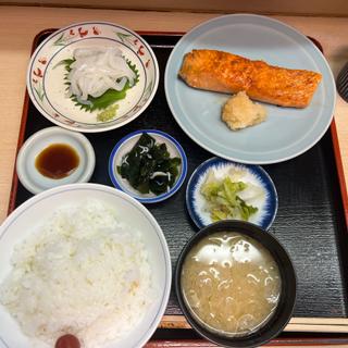 銀鮭塩焼きとコウイカ(魚竹)