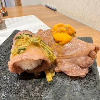 とちぎ和牛「サーロイン」と「ミスジ」のひとくちにぎり(中華そば とちの葉)