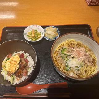 うな玉乗せ海鮮丼 ゴーヤと豚の冷やしラーメンセット(菊うら)