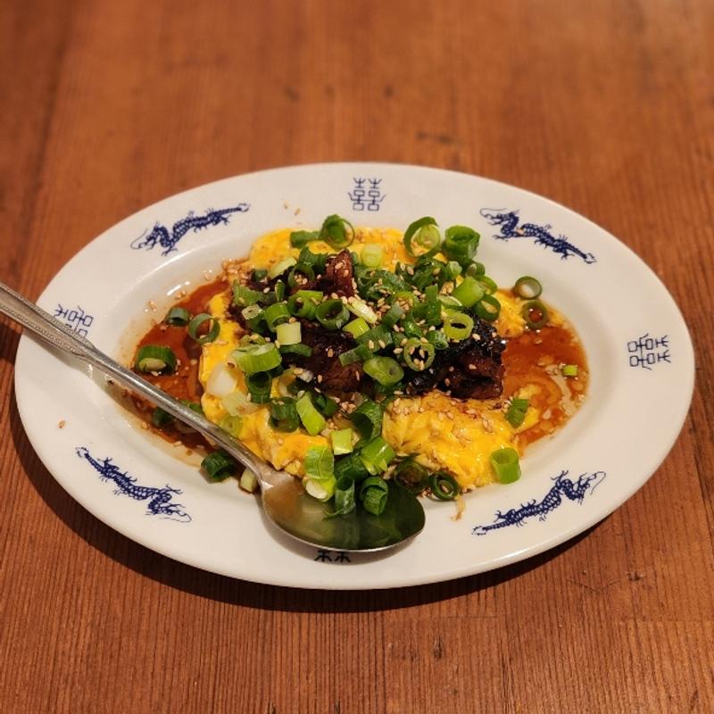 名物！鉄板ホルモン焼き(お好み たまちゃんviva)