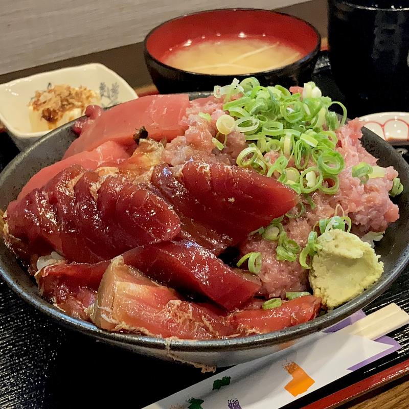 鮪づくし丼(とも)
