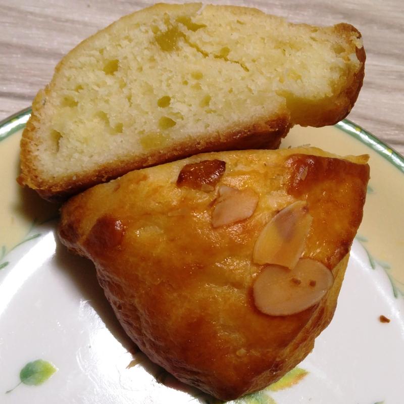 桃とクリームチーズのスコーン(キィニョン エキュート立川店)