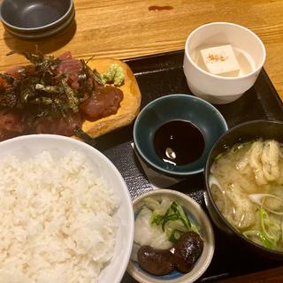 鮪切り落とし定食(魚河岸 おに平 末広町)