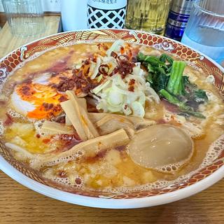 旨辛背脂ラーメン(自家製手もみ麺ラーメン赤松)
