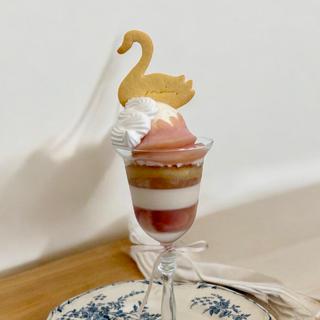 白桃のパフェ(nei（ネイ）)