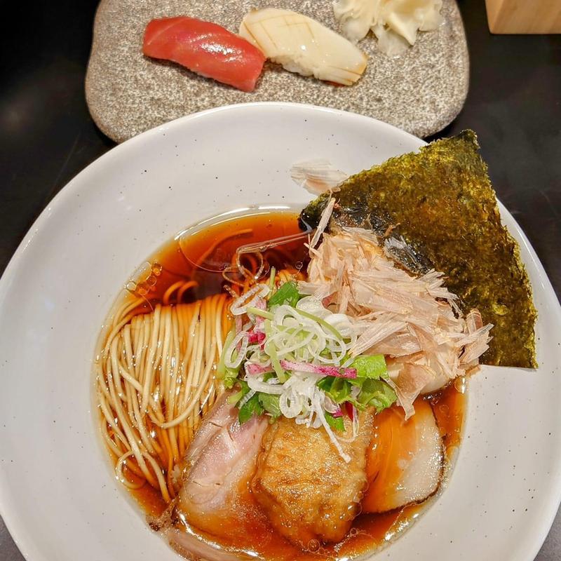 特選節そば 醤油 握り2貫セット まぐろ いか(麺・鮨 ワタリガラス)