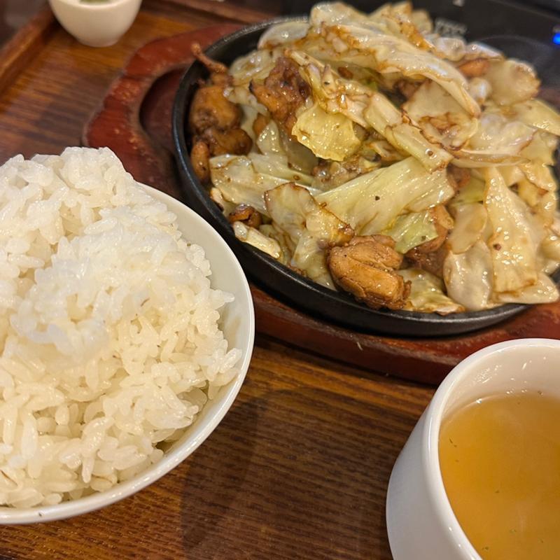 鶏鉄板(肉米雄一飯店)