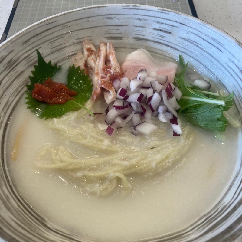 冷やし鶏そば梅(中華そば 九道 KUDO)