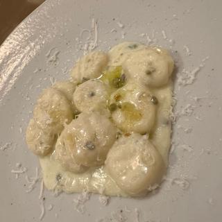 コースパスタ(ゴルゴンゾーラのニョッキ)