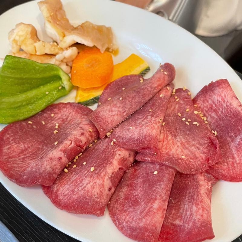 上タン・上ホルモンコース(焼肉かわい)