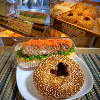 筍と豚の角煮パン＆牛100%ハンバーグドック(モナモナ 河原町店 （MonaMona）)