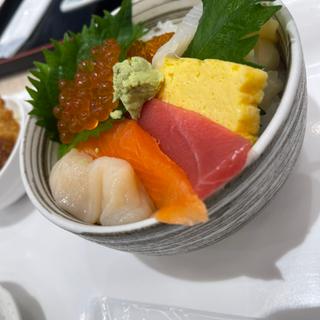 海鮮丼(函館まるかつ水産　いかいか亭 )