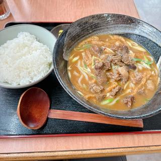 牛すじカレーうどんとご飯(たかみ)