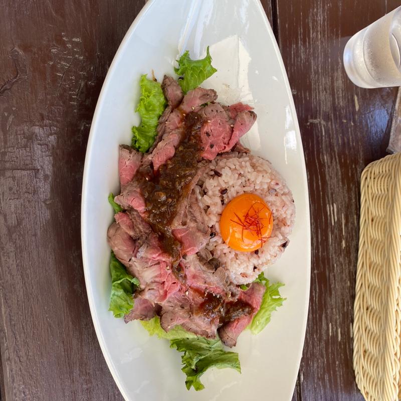 ローストビーフ丼(アート カフェ バー シーソー （Art Cafe Bar SEA SAW）)