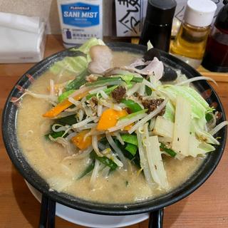 にんにく野菜味噌ラーメン(中華食堂秋)