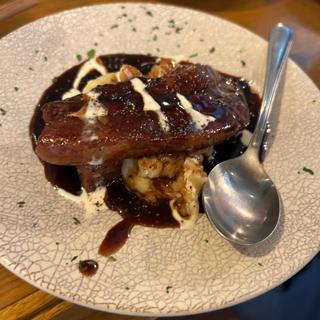 お箸で崩れる旨トロ角煮(東京 MEAT 酒場 浅草橋総本店)