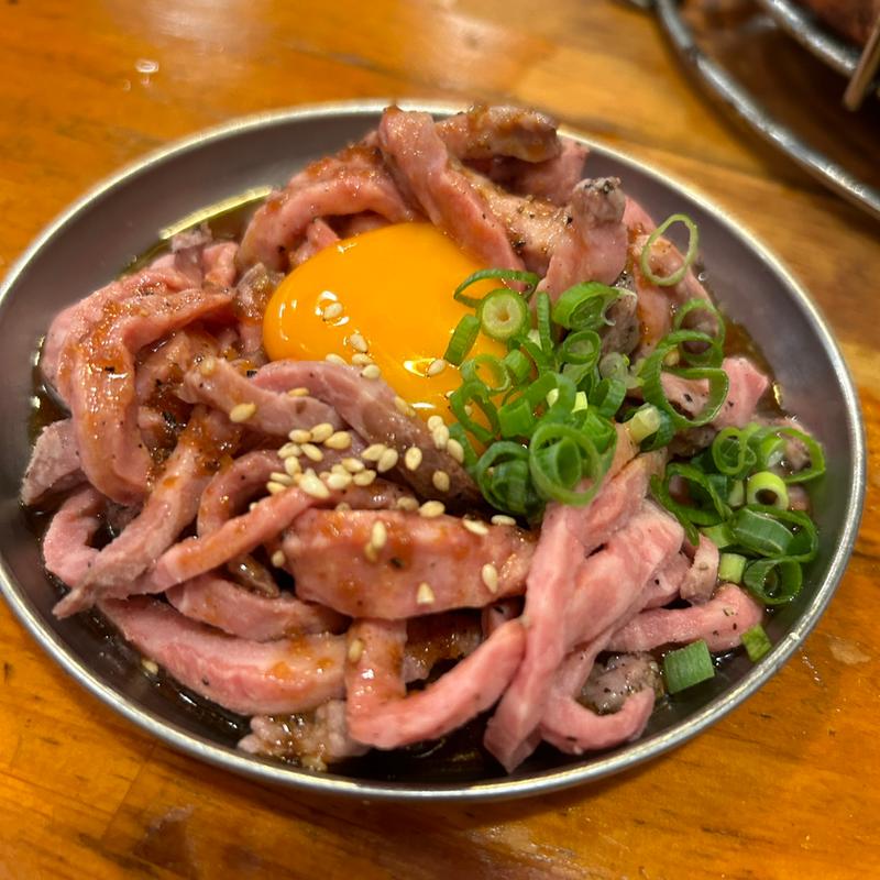 和牛ユッケ(葛西ホルモン市場 )