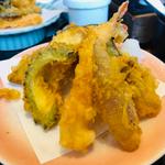 天ぷら_更科ざると夏の天ぷら野菜寿司セット