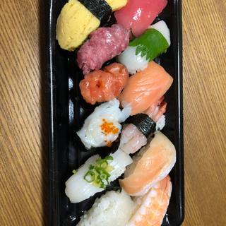 鉢まぐろ入り握り12貫(ヤオコー 足利八幡店)