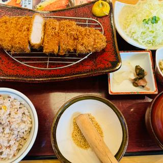 ロースカツ定食(かつ波奈 花見川店 )