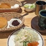 C アメリカン ローブパン(小倉あん) ミニサラダ