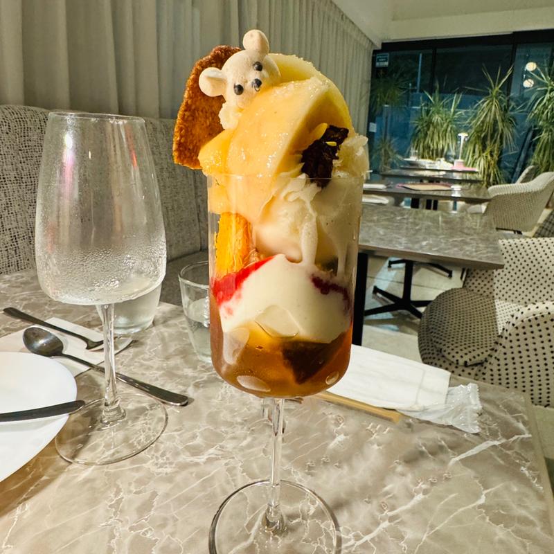 季節限定パフェ(白桃)(インクスカフェ)