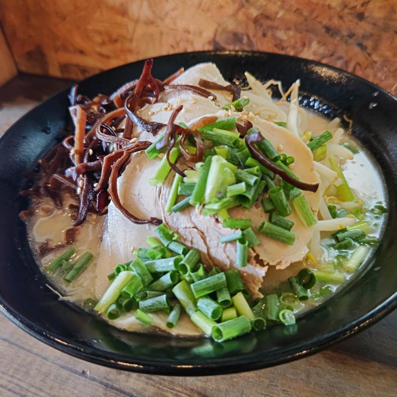 博多二郎(ぱるぷん亭豚)