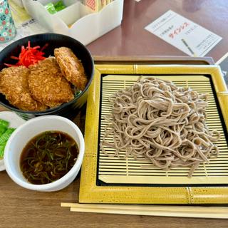 ざる蕎麦とソースカツ丼(大平台カントリークラブ レストラン )