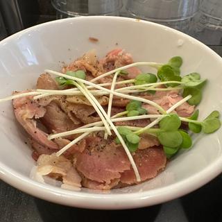 ミニローストポーク丼(らぁ麺やまぐち)