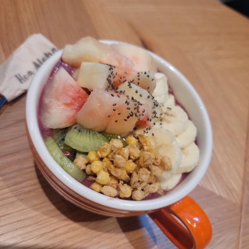 アサイーボール季節のフルーツ(hale'aina HOA 渋谷)