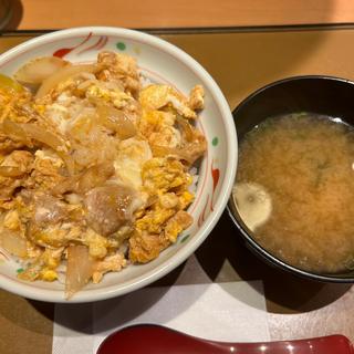 地鶏親子丼～阿波尾鶏～(やよい軒 川越西口店)