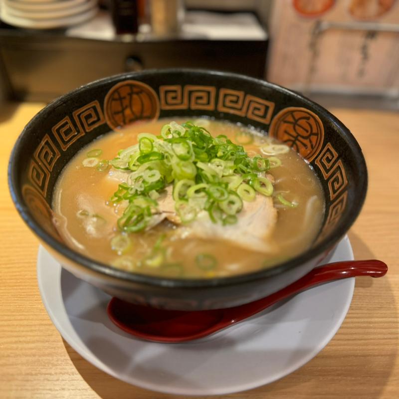豚骨ラーメン(希望軒 三宮東口店 （キボウケン）)