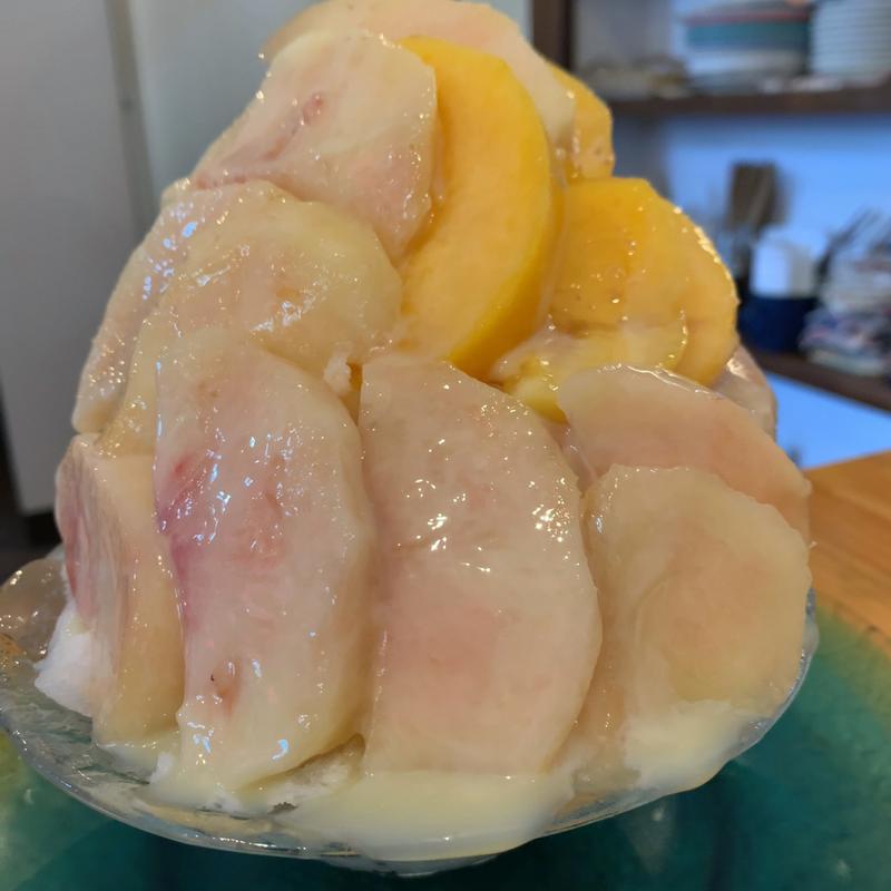 桃かき氷(カフェはなはな)