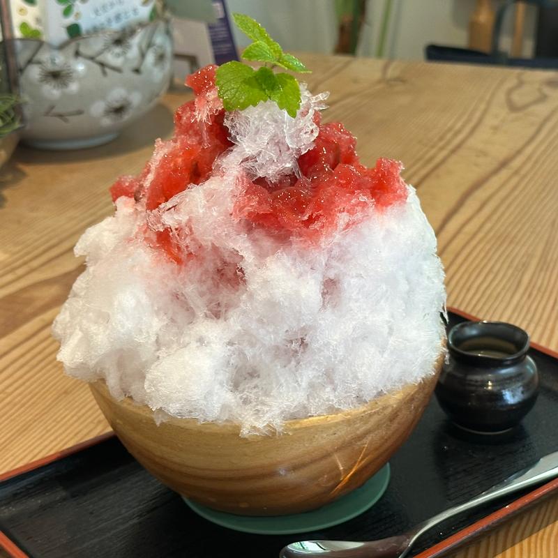 天然すもものかき氷+みるく(松林軒豊嶋家 国玉店 )