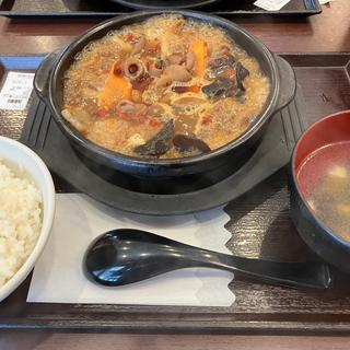 豚ホルモン煮込み定食(楊銘宇黄燜鶏米飯 御徒町店)